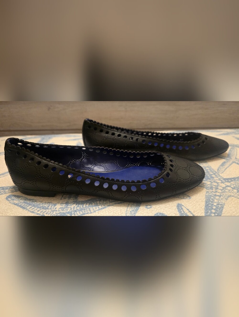 DVF Diane von Furstenberg Black Perforated Leather Scalloped Ballet Flats Size 9